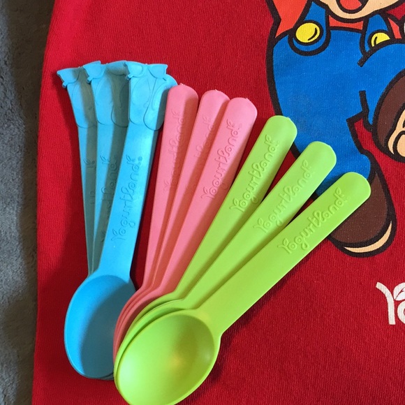 Yogurtland Mario Brothers Mario and Luigi 10th Ann - Picture 2 of 8